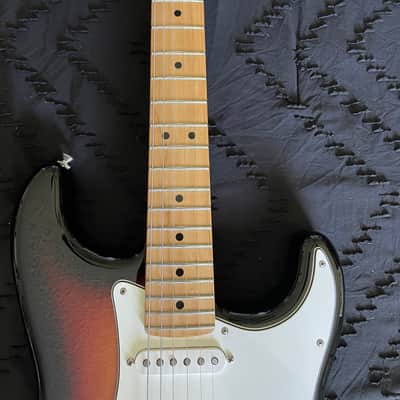 Fender Player Stratocaster HSS - 3-Tone Sunburst with Maple Fingerboard image 5