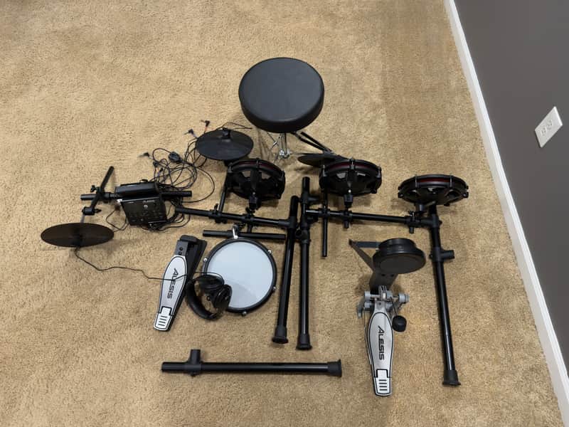 Alesis Nitro Max Kit Electronic Drum Set 2023 - Present - Black image 1