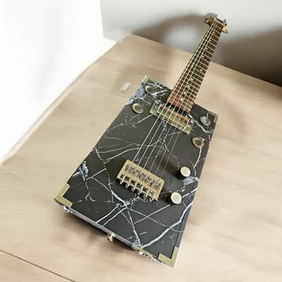 Cigar Box Guitar image 6