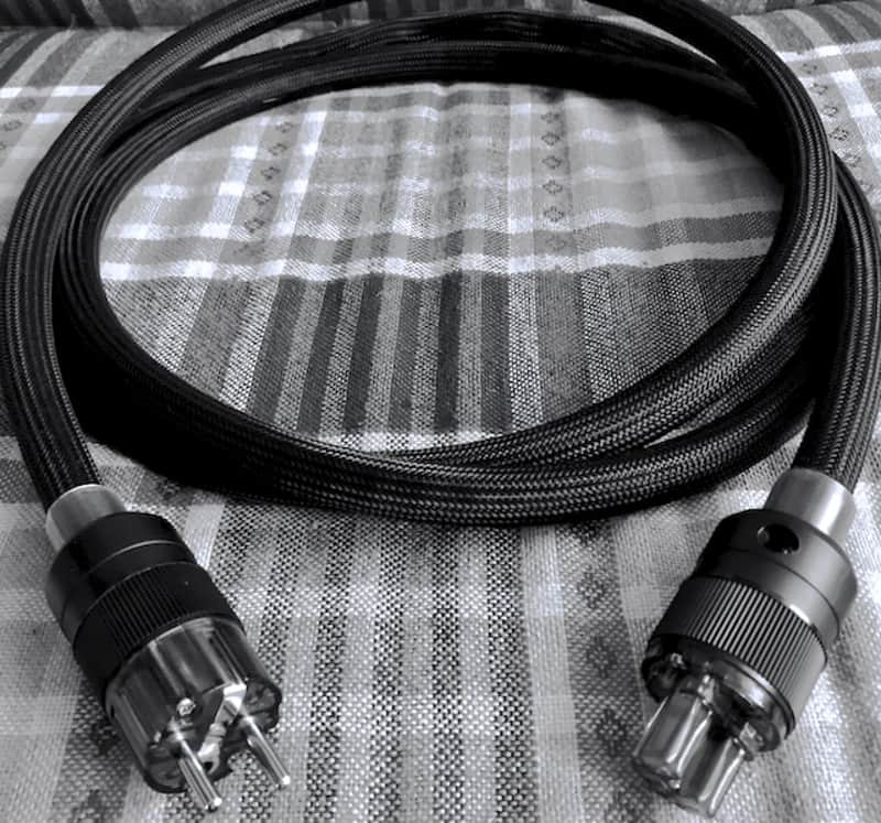 Matrix black 2 power cable - two meter image 1