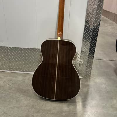 Martin J-40 Standard Jumbo Acoustic Guitar image 4