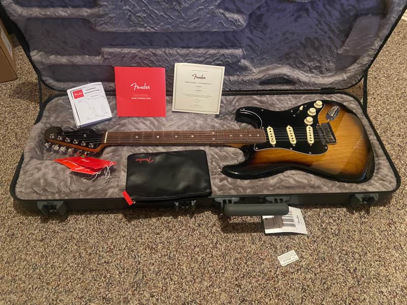 Fender American Ultra Luxe Stratocaster with Rosewood Fretboard 2021 - 2024 - 2-Color Sunburst