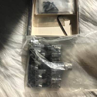 Wilkinson 4+1 5-string Conversion Bass Bridge - chrome image 7