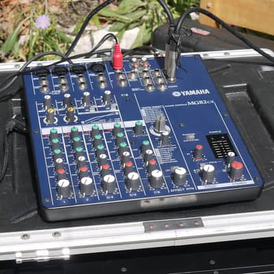 Yamaha MG82CX 8 Channel Mixer 2010s - Blue image 2
