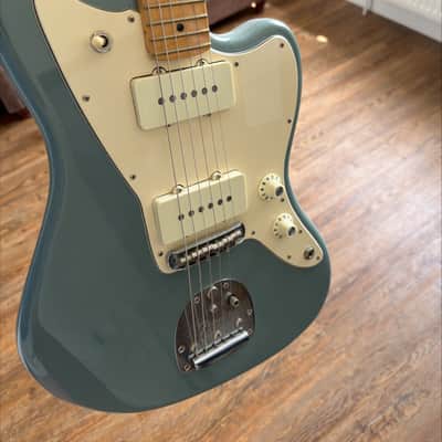 Fender American Professional Jazzmaster with Maple Fretboard 2017 - 2019 - Sonic Grey image 4