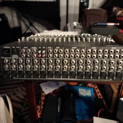 Mackie 1604-VLZ Pro 16-Channel Mic / Line Mixer 2000 - 2007 - Black image 2