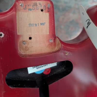2005 Fender Highway One Stratocaster with Rosewood Fretboard - Crimson Red Transparent image 17