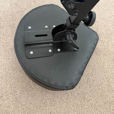 Konig & Meyer 14045 universal performer's stool image 2