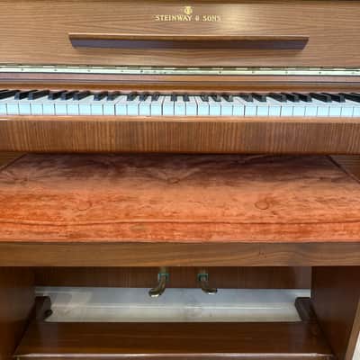Steinway&Sons Model V 1973 - Walnut image 6
