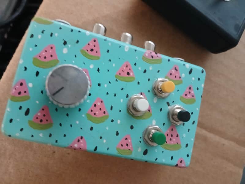 Lullaby Passive Dirty Video Mixer - Blue with watermelon slices