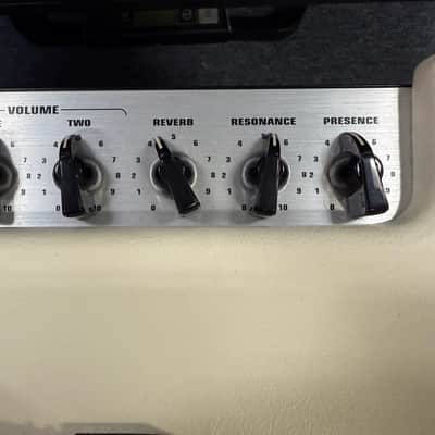 EVH 5150 Iconic Series 2-Channel 15-Watt 1x10" Guitar Combo 2023 - Present - Ivory w/ft sw + manual image 12