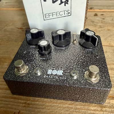 Analog Noir Analog Noir MK II Tone bender Fuzz Face Germanium Booster 2024 - Black Hammered image 3