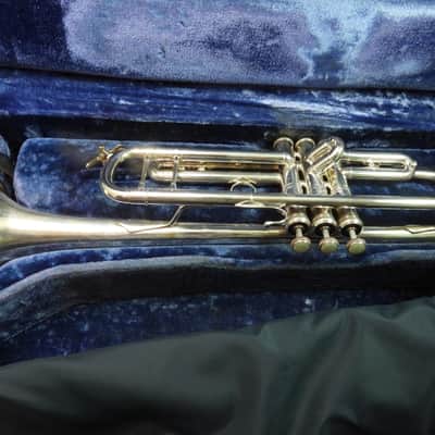 Bach Stradivarius Early Elkhart model 37 Bb trumpet 1968 Silver image 11
