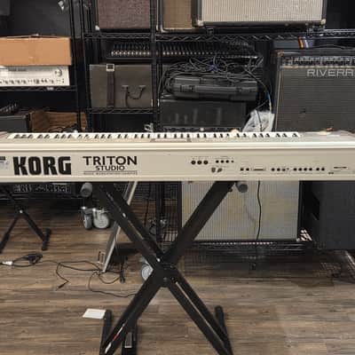 Korg Triton Studio 88-Key 120-Voice Polyphonic Workstation w/ Korg Footswitch image 7