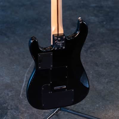 Fender American Series VG Stratocaster with Maple Fretboard 2007 - 2009 - 3-Color Sunburst image 5
