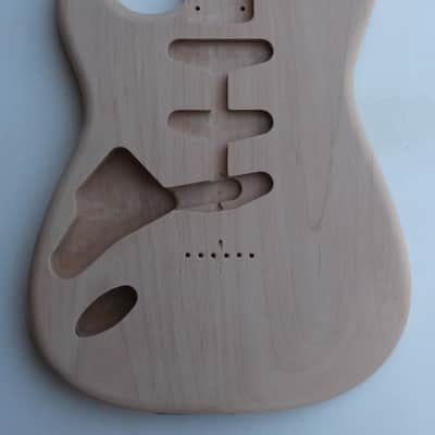 AMERICAN MADE STRAT CLASSIC STYLE BODY - LEFT HANDED - ALDER 1422 image 1
