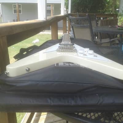 Japan ESP "Edwards E-FV-120D" Vintage White Flying V with Seymour Duncan Custom Shop P/U's! MINT! image 5