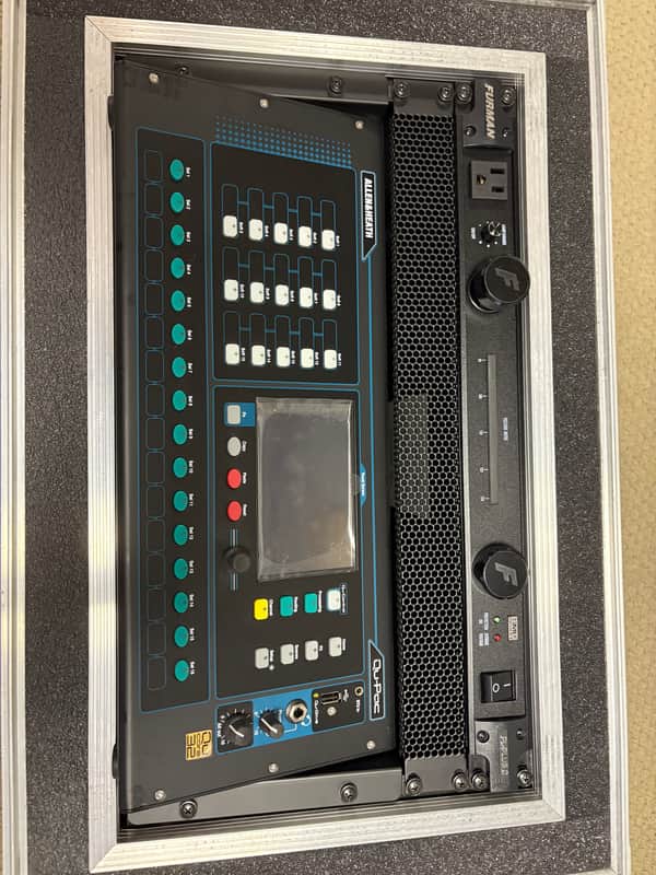 Allen & Heath QU-PAC Ultra-Compact Digital Mixer with Touchscreen 2018 - Present - Black image 1