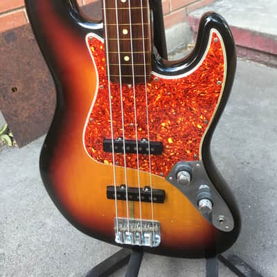 Fender American Vintage “Fullerton” reissue '62 Jazz Bass 1982 - 3-Color Sunburst image 3