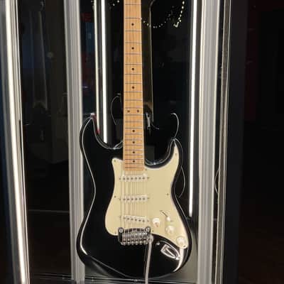 G&L Fullerton Deluxe Legacy with Maple Fretboard Jet Black image 6