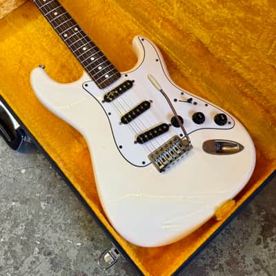 Fender Stratocaster ST-72 JV SQUIER 1983 scalloped Olympic white original vintage MIJ Japan image 2
