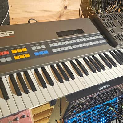 Roland JX-8P + PG-800 + M64C-X2