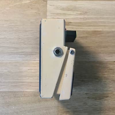 Boss AW-2 Auto Wah image 3