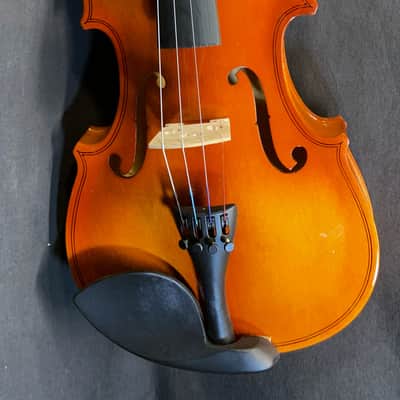2000's Student Line 4/4 Violin Outfit with Bow and Custom Case image 3