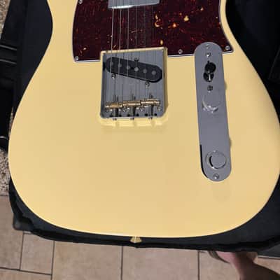 Fender American Performer Telecaster Hum with Maple Fretboard 2018 - Present - Vintage White image 2
