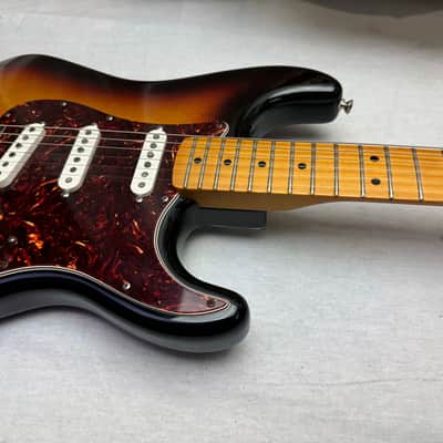 Fender Deluxe Roadhouse Stratocaster Guitar 2008 - Brown Sunburst / Maple neck image 5