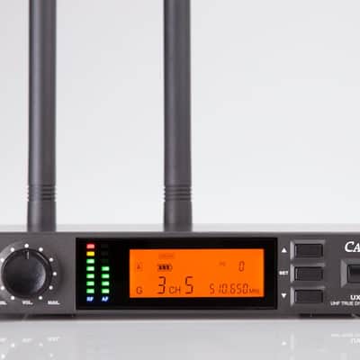 UX1200MC WIRELESS HANDHELD MICROPHONE SYSTEM image 2
