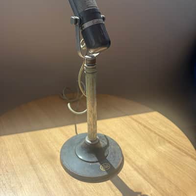 Calrad Vintage Calrad Dynamic Microphone w/ Aiwa Desk Stand – Japan 1960’s image 3
