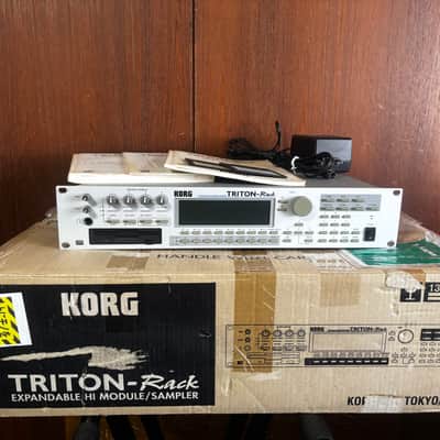 Korg Triton Rack Synthesizer/Sampler Workstation Ver 1.5.1 w/ box full simm scsi