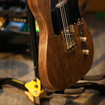 Handmade 60s T‑Style Custom 2026 – Walnut Shellac Semi‑Matte Light Relic image 7