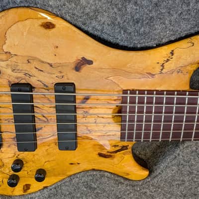 Roscoe SKB3006 - Gloss Spalted Maple image 1