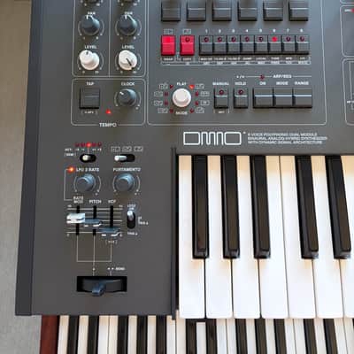 UDO DMNO 8-Voice Polyphonic Binaural Analog-Hybrid Synthesizer Black image 2