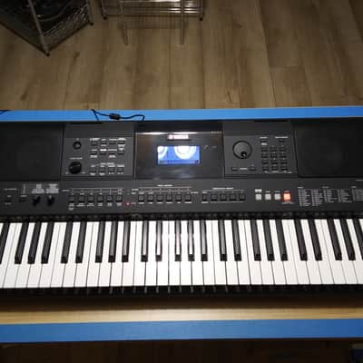 Yamaha PSR-E453 61-Key Portable Keyboard | Reverb
