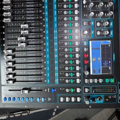 Allen & Heath QU-16C Chrome Edition 16-Channel Digital Mixer /w Dockhouse Case image 4