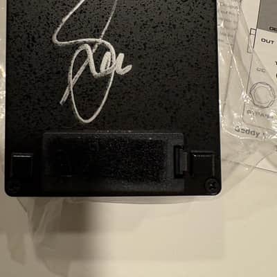 Geddy Lee Tech 21 MP40*Autographed*Charity Edition 1 of 200 image 1