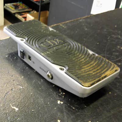 Electro-Harmonix Next Step Crying Tone Wah 2010s - Black image 3