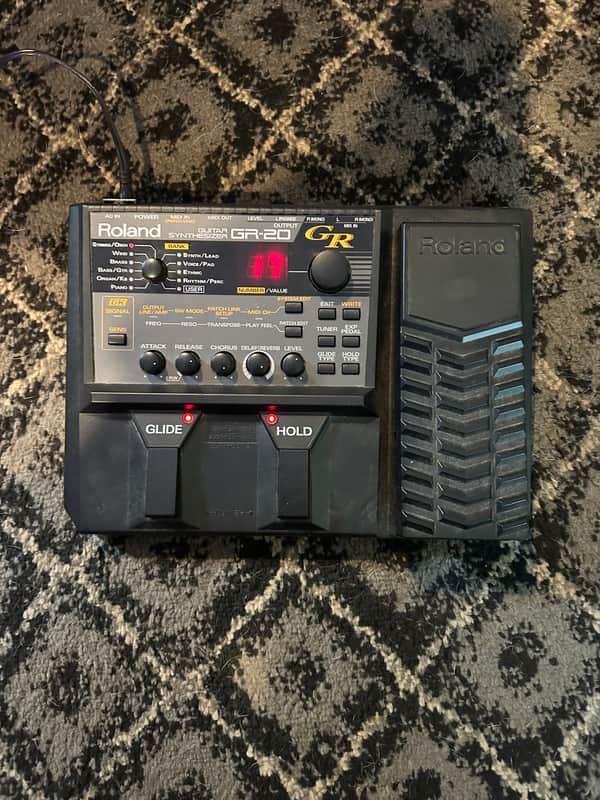 Roland GR-20 Guitar Synthesizer | Reverb