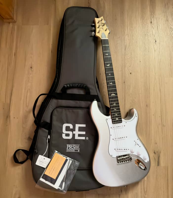 PRS SE Silver Sky