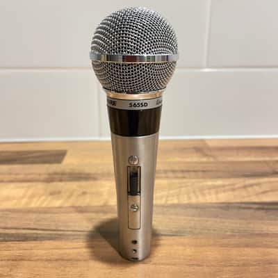 Shure 565SD Switchable Cardioid Dynamic Microphone 1984 - Present - Silver image 1