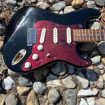 1984 FENDER STRATOCASTER FROM THE FAMED FUJIGEN (FGN) FACTORY image 9