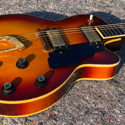 Guild Bluesbird M-75 1969 - Cherry Sunburst image 4