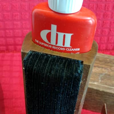 Discwasher D2 (Vintage) Record Cleaner image 13