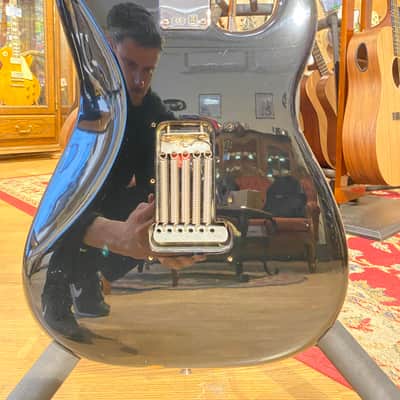 Fender Standard Stratocaster Left-Handed with Maple Fretboard 2007 Black image 9