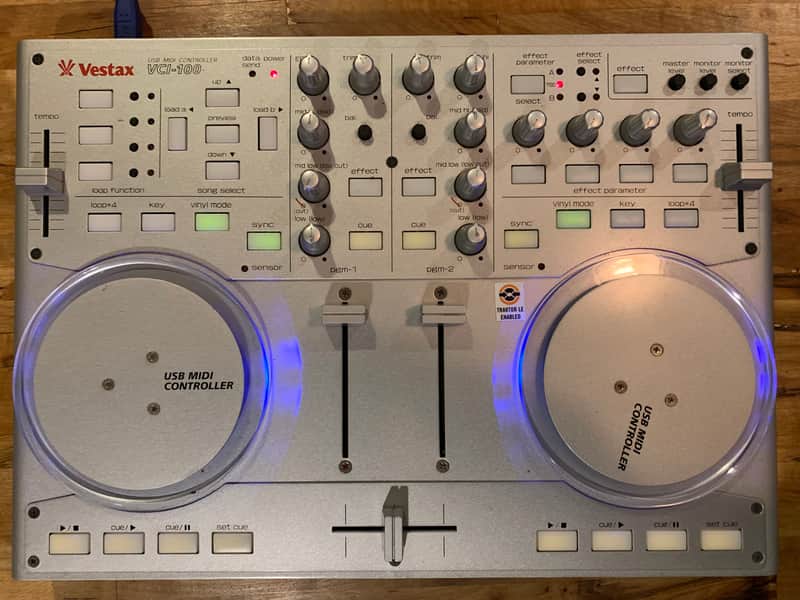Vestax VCI-100 DJコントローラー シルバー Vestax VCI-100 DJ