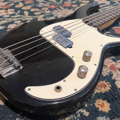 Peavey Milestone 4-String Electric Bass image 2