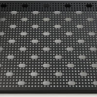 Temple Audio TRIO 21 Pedalboard, 21" x 16.5", Gunmetal image 3